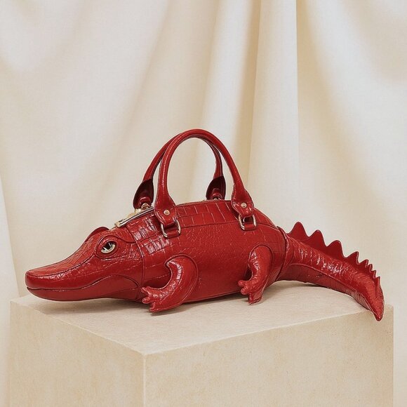 ❤️Red Crocodile Shaped Patent Leather Handbag w/strap Novelty Statement! - Picture 1 of 7